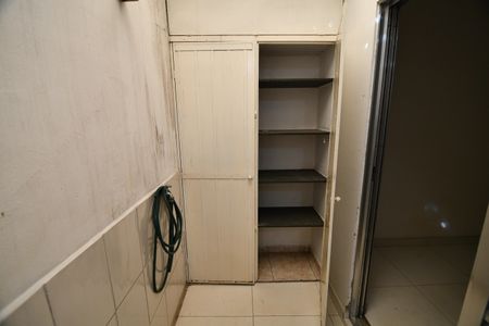 Casa à venda com 100m², 2 quartos e 2 vagasÁrea de Serviço