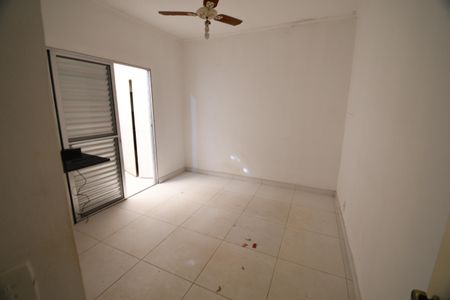 Casa à venda com 100m², 2 quartos e 2 vagasQuarto 