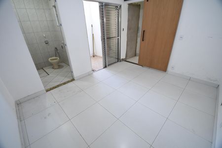 Casa à venda com 100m², 2 quartos e 2 vagasSuíte