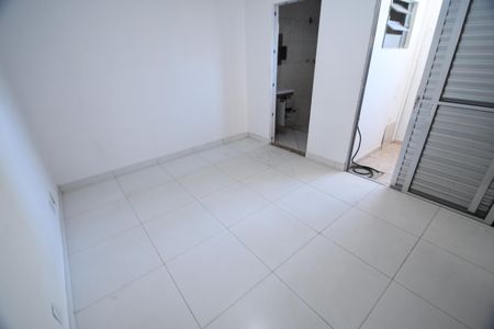 Casa à venda com 100m², 2 quartos e 2 vagasSuíte