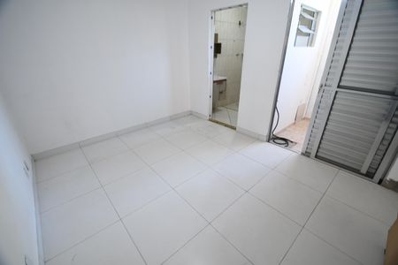 Casa à venda com 100m², 2 quartos e 2 vagasSuíte
