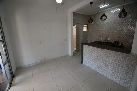 Casa à venda com 100m², 2 quartos e 2 vagasCozinha