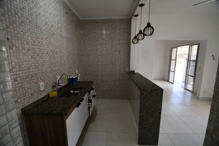 Casa à venda com 100m², 2 quartos e 2 vagasCozinha