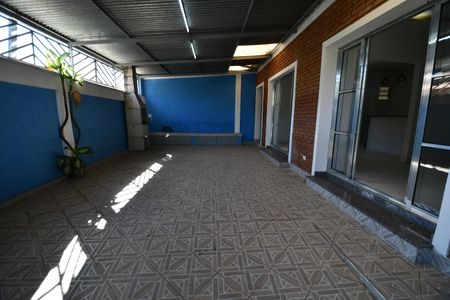 Casa à venda com 100m², 2 quartos e 2 vagasGaragem