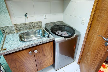 Casa de condomínio à venda com 177m², 4 quartos e 3 vagasÁrea de Serviço