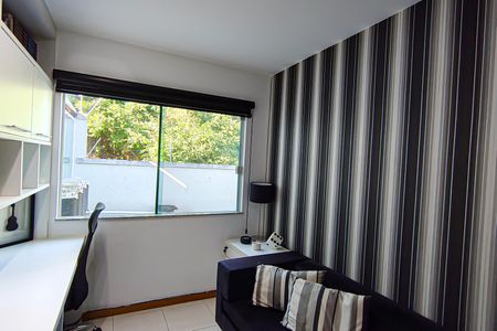 Casa de condomínio à venda com 177m², 4 quartos e 3 vagasSuíte 2