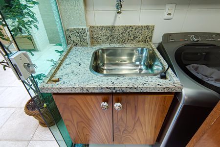 Casa de condomínio à venda com 177m², 4 quartos e 3 vagasÁrea de Serviço