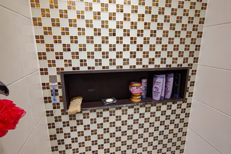 Casa de condomínio à venda com 177m², 4 quartos e 3 vagasBanheiro da Suíte 4