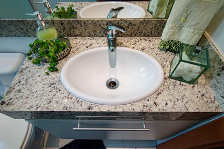 Casa de condomínio à venda com 177m², 4 quartos e 3 vagasBanheiro da Suíte 1