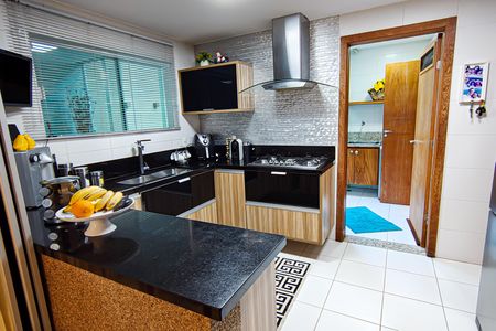 Casa de condomínio à venda com 177m², 4 quartos e 3 vagasCozinha