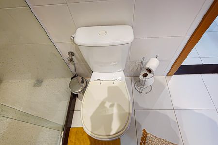 Casa de condomínio à venda com 177m², 4 quartos e 3 vagasBanheiro da Suíte 4