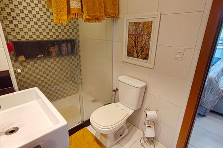 Casa de condomínio à venda com 177m², 4 quartos e 3 vagasBanheiro da Suíte 4