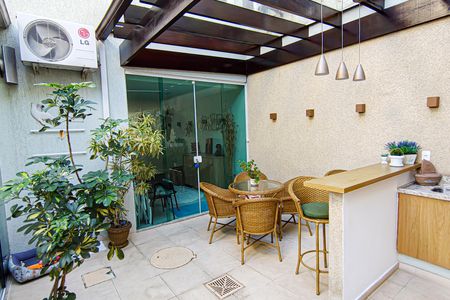 Casa de condomínio à venda com 177m², 4 quartos e 3 vagasÁrea Gourmet