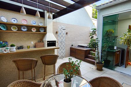 Casa de condomínio à venda com 177m², 4 quartos e 3 vagasÁrea Gourmet