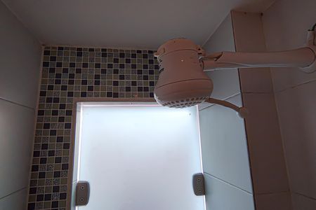 Casa de condomínio à venda com 177m², 4 quartos e 3 vagasBanheiro de Serviço