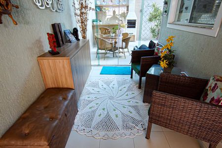 Casa de condomínio à venda com 177m², 4 quartos e 3 vagasGaragem