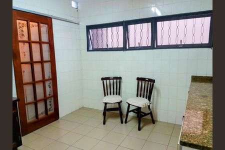Casa à venda com 262m², 3 quartos e 6 vagas