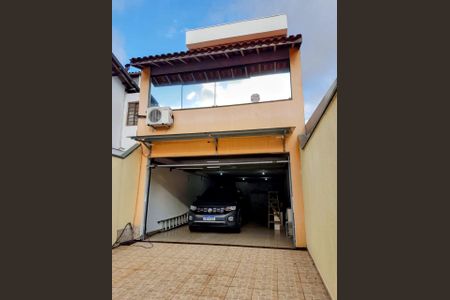 Casa à venda com 262m², 3 quartos e 6 vagas