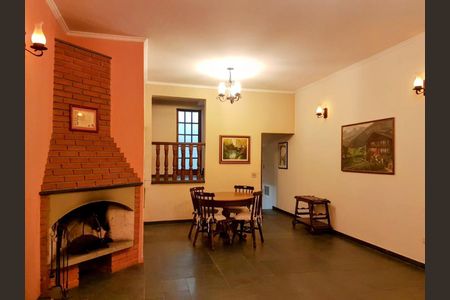 Casa à venda com 262m², 3 quartos e 6 vagas