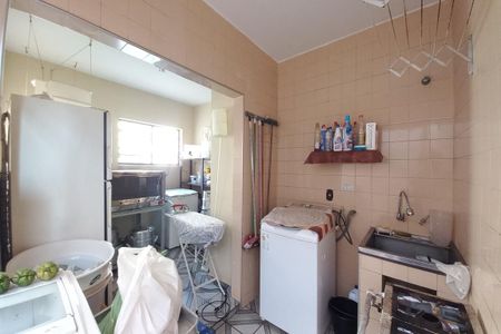 Casa à venda com 600m², 9 quartos e 4 vagas Casa à venda com 600m², 9 quartos e 4 vagasÁrea de Serviço