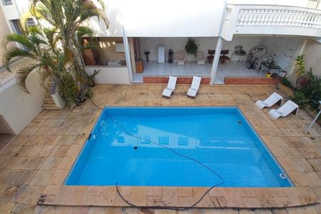 Casa à venda com 600m², 9 quartos e 4 vagas Casa à venda com 600m², 9 quartos e 4 vagasVista Varanda da Suíte 2