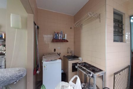 Casa à venda com 600m², 9 quartos e 4 vagas Casa à venda com 600m², 9 quartos e 4 vagasÁrea de Serviço