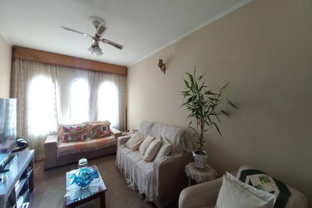 Casa à venda com 600m², 9 quartos e 4 vagas Casa à venda com 600m², 9 quartos e 4 vagasSala de TV