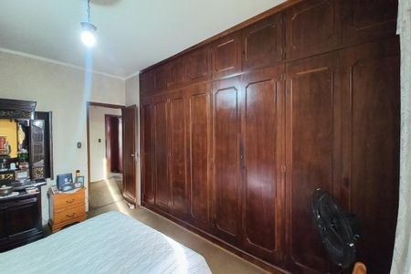 Casa à venda com 600m², 9 quartos e 4 vagas Casa à venda com 600m², 9 quartos e 4 vagasQuarto 1