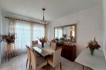 Casa à venda com 600m², 9 quartos e 4 vagas Casa à venda com 600m², 9 quartos e 4 vagasSala de Jantar