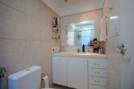 Apartamento à venda com 110m², 3 quartos e 1 vagaBanheiro da Suíte