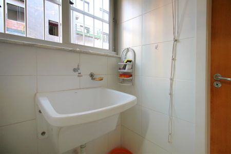 Apartamento à venda com 110m², 3 quartos e 1 vagaÁrea de Serviço