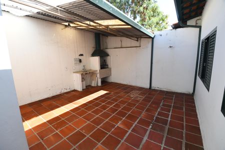 Casa à venda com 145m², 3 quartos e 2 vagasQuintal
