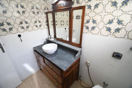 Casa à venda com 145m², 3 quartos e 2 vagasBanheiro Social