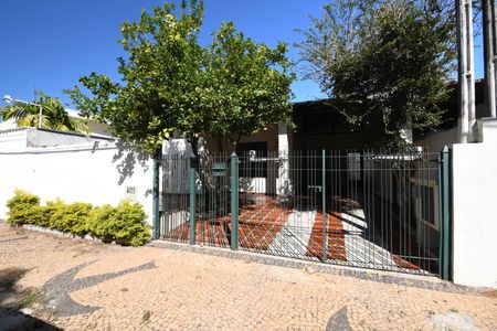 Casa à venda com 145m², 3 quartos e 2 vagasFachada