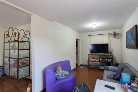 Casa à venda com 360m², 4 quartos e 4 vagas Casa à venda com 360m², 4 quartos e 4 vagasSala 2