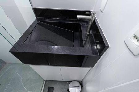 Apartamento à venda com 60m², 2 quartos e 1 vaga Apartamento à venda com 60m², 2 quartos e 1 vagaBanheiro social