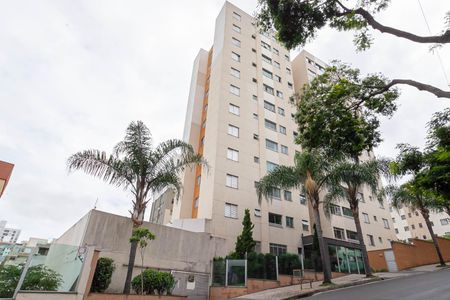 Apartamento à venda com 60m², 2 quartos e 1 vaga Apartamento à venda com 60m², 2 quartos e 1 vagaFachada