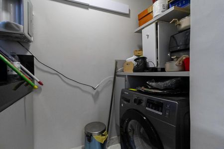 Apartamento à venda com 60m², 2 quartos e 1 vaga Apartamento à venda com 60m², 2 quartos e 1 vagaÁrea de serviço