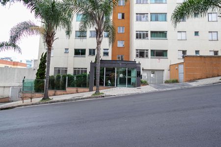 Apartamento à venda com 60m², 2 quartos e 1 vaga Apartamento à venda com 60m², 2 quartos e 1 vagaFachada
