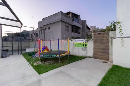 Apartamento à venda com 60m², 2 quartos e 1 vaga Apartamento à venda com 60m², 2 quartos e 1 vagaÁrea comum - Playground