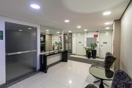 Apartamento à venda com 60m², 2 quartos e 1 vaga Apartamento à venda com 60m², 2 quartos e 1 vagaÁrea comum - Hall social