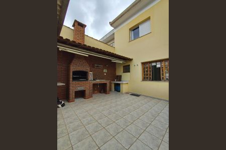 Casa à venda com 180m², 2 quartos e 4 vagas Casa à venda com 180m², 2 quartos e 4 vagasFoto 01
