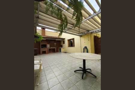Casa à venda com 180m², 2 quartos e 4 vagas Casa à venda com 180m², 2 quartos e 4 vagasFoto 03