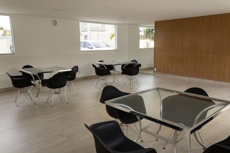 Apartamento para alugar com 50m², 2 quartos e 1 vaga Apartamento para alugar com 50m², 2 quartos e 1 vagaÁrea comum - Salão de festas