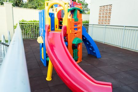 Apartamento para alugar com 50m², 2 quartos e 1 vaga Apartamento para alugar com 50m², 2 quartos e 1 vagaÁrea comum - Playground