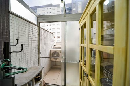 Apartamento à venda com 107m², 3 quartos e 2 vagas Apartamento à venda com 107m², 3 quartos e 2 vagasÁrea de Serviço