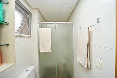 Apartamento à venda com 107m², 3 quartos e 2 vagas Apartamento à venda com 107m², 3 quartos e 2 vagasBanheiro da Suíte