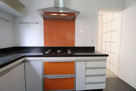 Casa para alugar com 420m², 4 quartos e 4 vagasCozinha