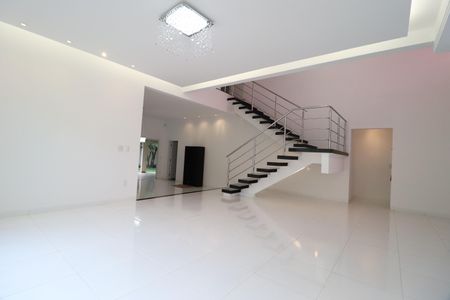 Casa para alugar com 420m², 4 quartos e 4 vagasSala