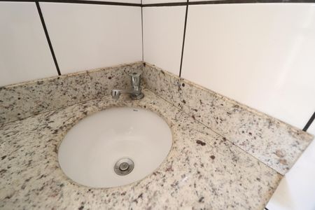 Casa para alugar com 420m², 4 quartos e 4 vagasBanheiro de serviço